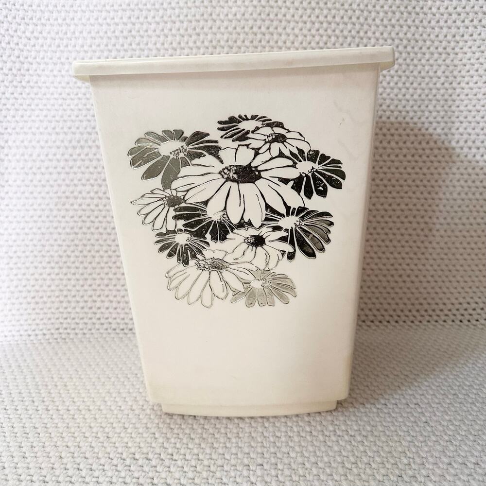 Vintage Lustro Ware MCM Plastic White Foil Silver Gerber Daisy Trash Basket Bin